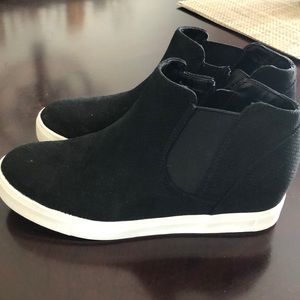 Black wedge booties size 9